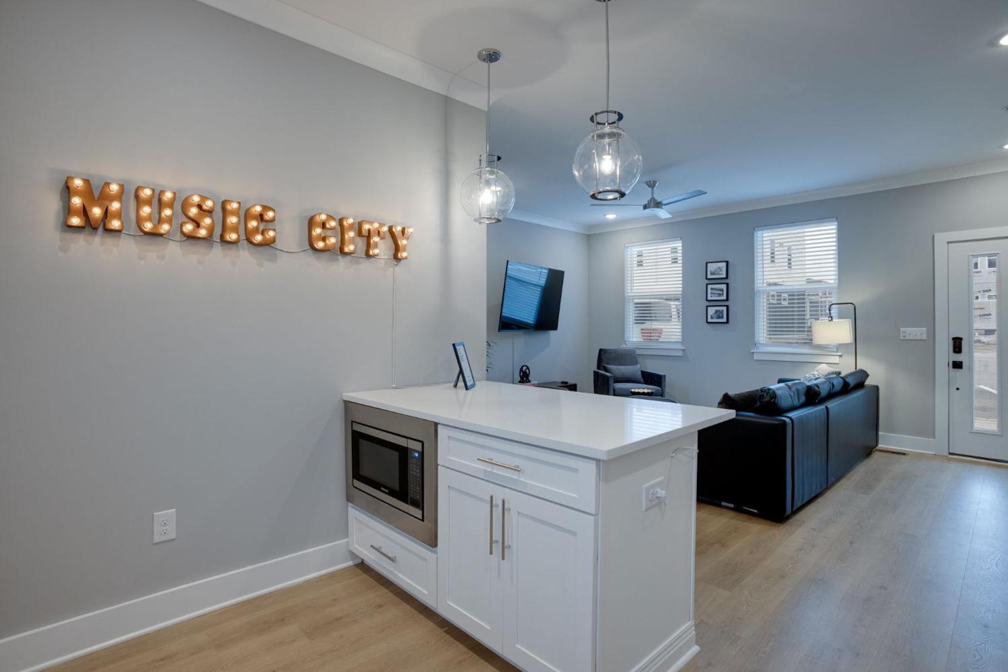 Modern Townhome, 10Min To Downtown! 8Min To Grand Ole Opry! Sleeps 8! Nashville Exterior foto