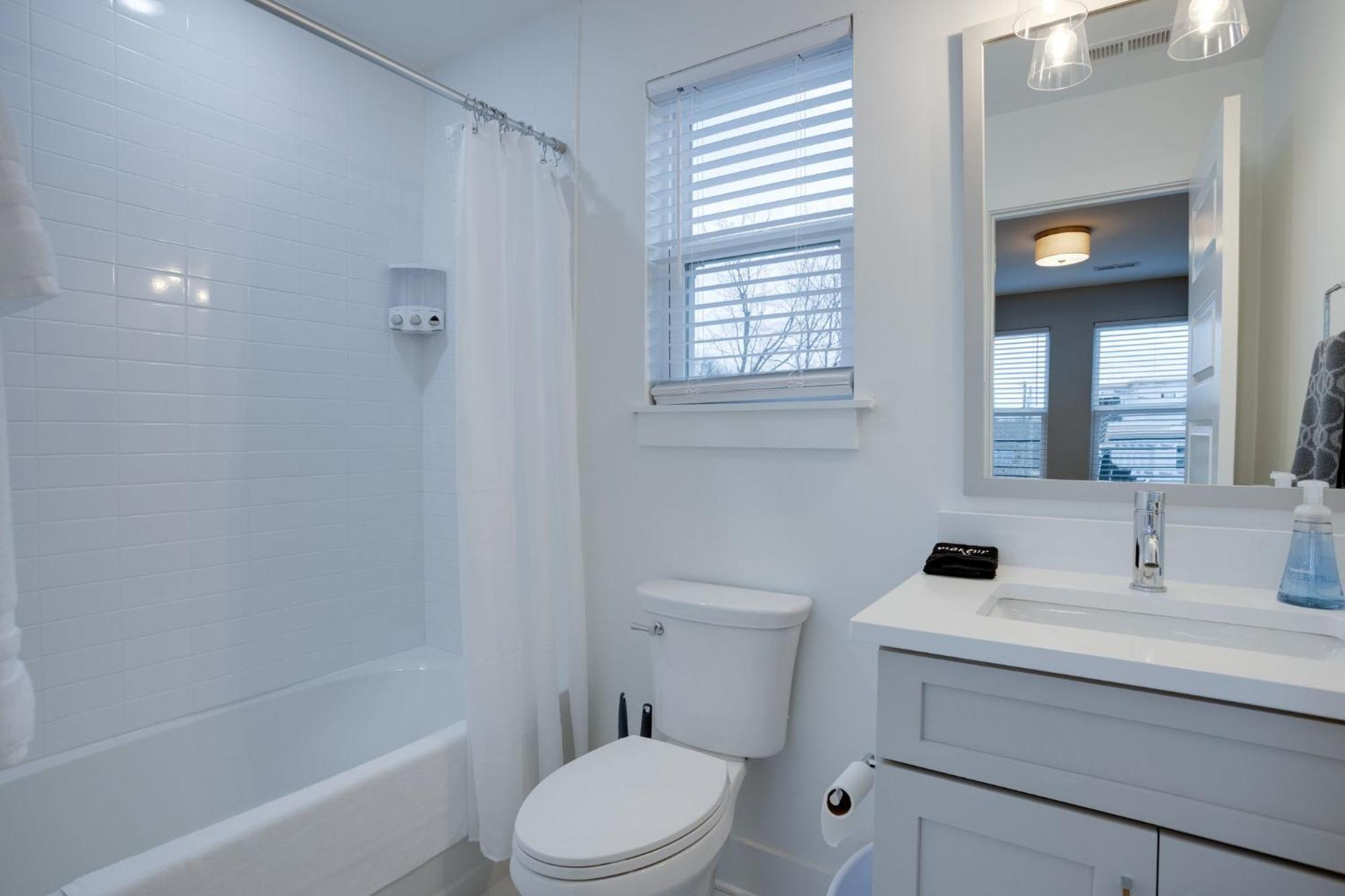 Modern Townhome, 10Min To Downtown! 8Min To Grand Ole Opry! Sleeps 8! Nashville Exterior foto